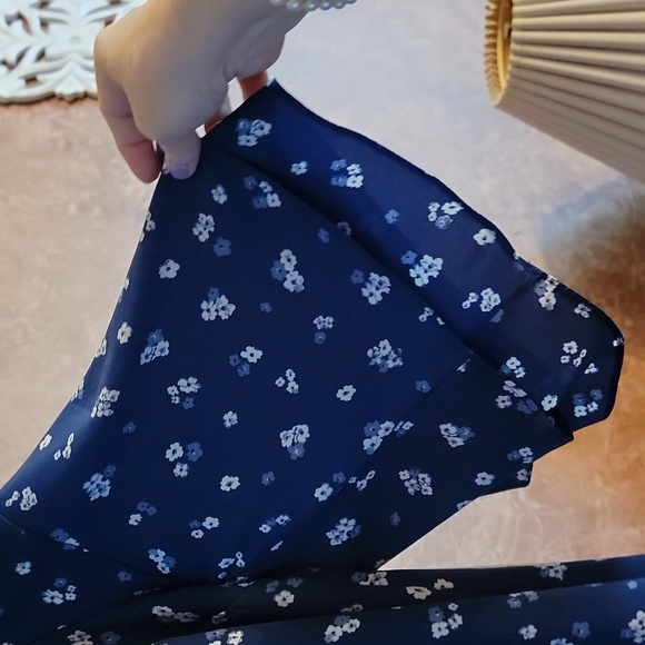 Navy Floral Blouse with V-Neck and Bell Layered Sleeves - Picture 4 of 8